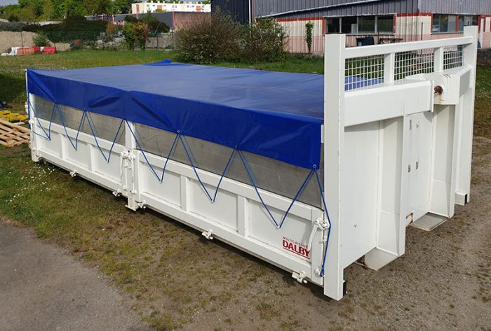 Bâche de protection résistante et sur mesure, adaptée aux besoins des collectivités et industriels pour la protection de matériel ou d’équipements.