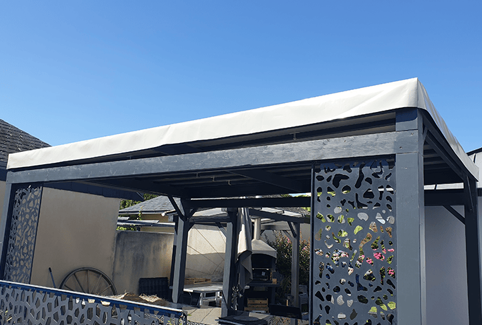 Toit pour terrasse en bâche