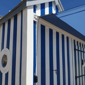 Détail d'une voile d'ombrage déroulable
